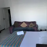 Real Apartments 391 - Frente mar em Copacabana com 3 quartos
